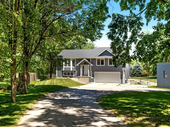 403 1st St E, Altoona, IA 50009