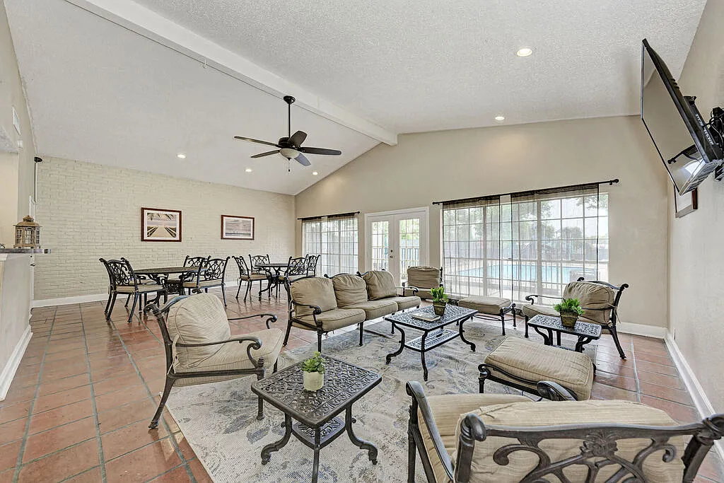 Austin Parke Apartments — Photo 2