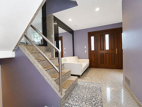 4th image of 232 Mayfair Dr N #1