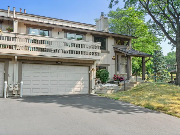 7232 Woodstock Curv, Bloomington, MN 55438