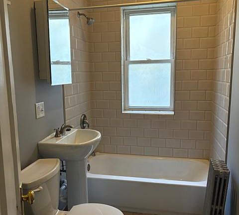 3rd image of 6454 N Claremont Ave #1W