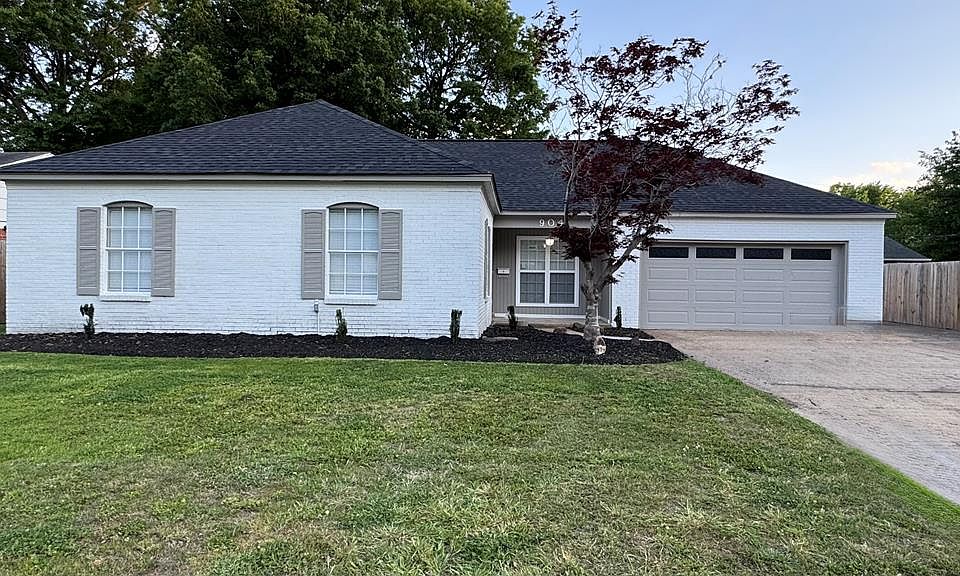 1st image of 904 Arlington Dr