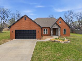 636 S Pecan Pl, Oologah, OK 74053