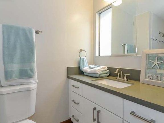 3rd image of 4067 Harding Way