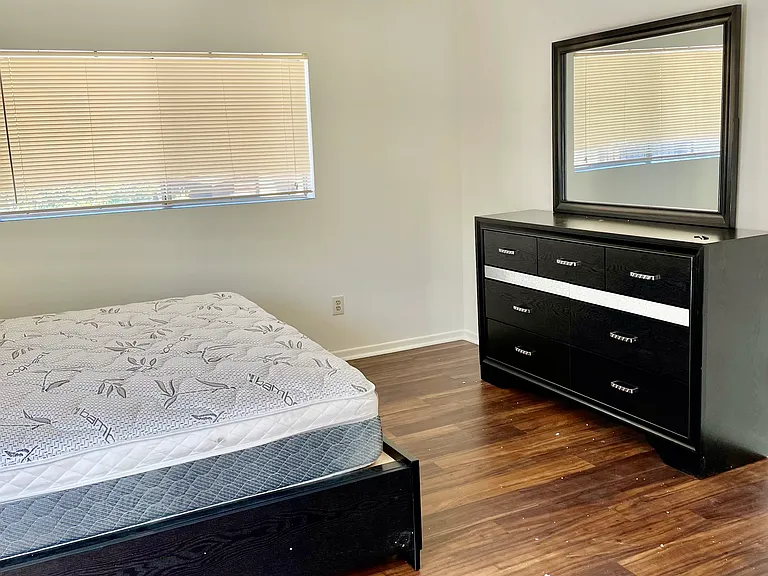 8335 Burnet Ave #5 — Photo 8