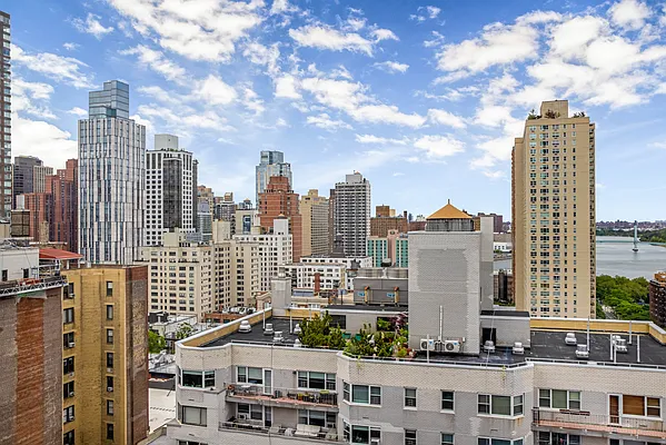 Sold by Compass | media 9