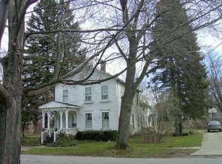 39 Chestnut St, Girard, PA 16417