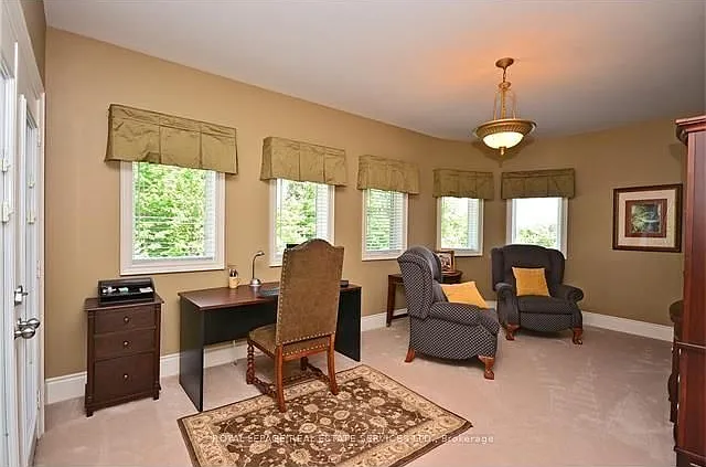 2271 Lyndhurst Dr — Photo 16