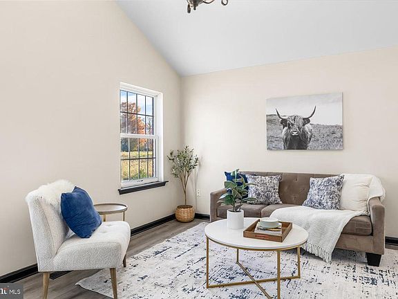 4th image of 10534 Coles Ln