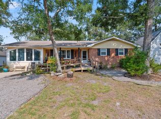 113 SE 7th St, Oak Island, NC 28465