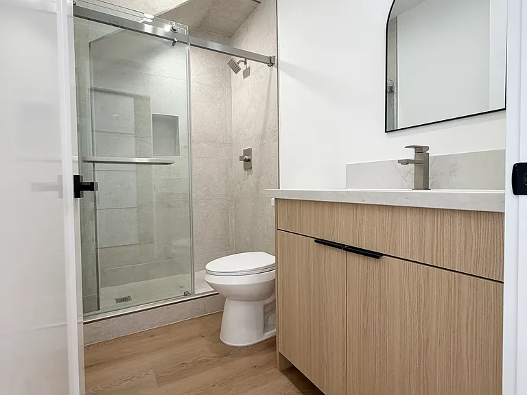 16102 Leadwell St — Photo 13