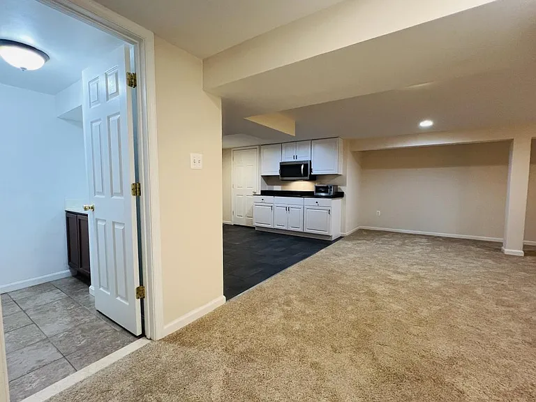 302 Park Hall S — Photo 13
