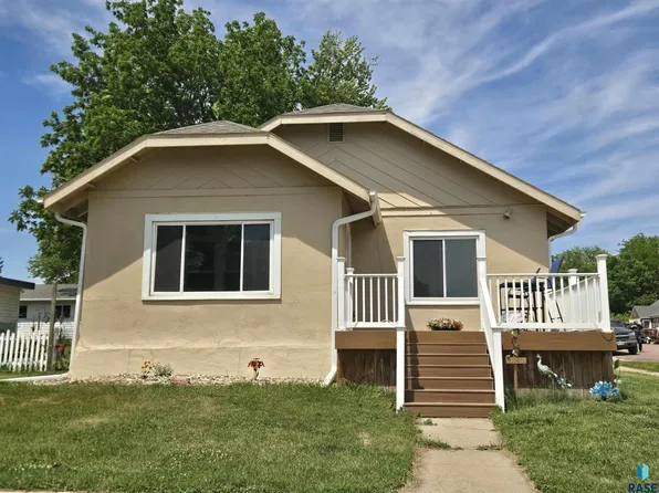 900 W Center St, Madison, SD 57042