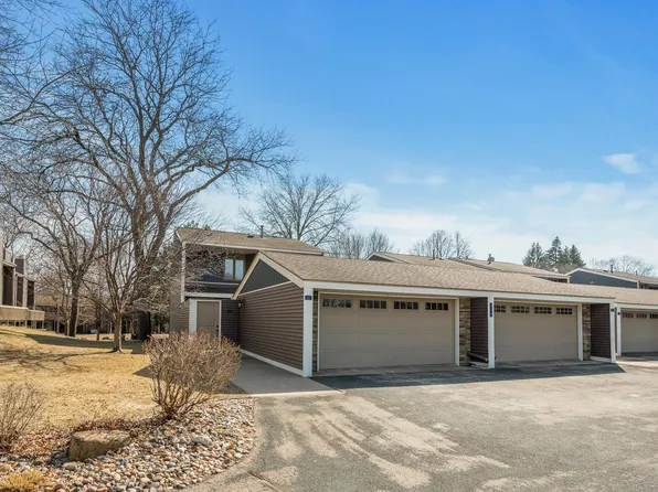570 Woodhill Dr APT 67, Roseville, MN 55113