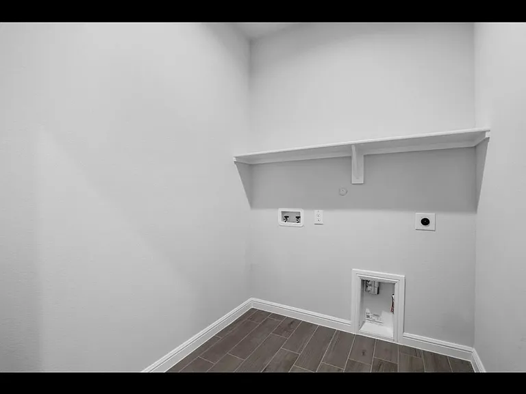8556 Arthur Valley Ln — Photo 16