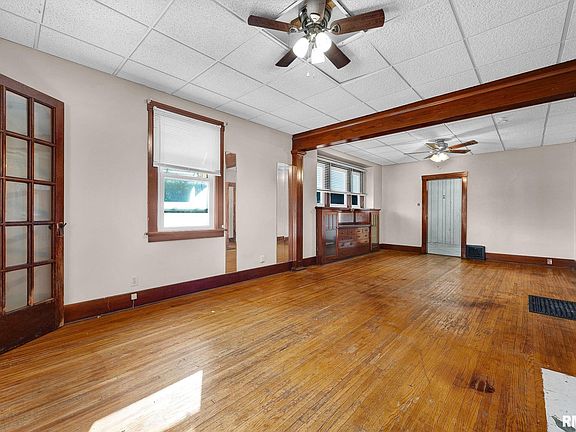 3rd image of 720 E Frye Ave