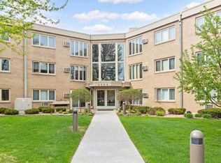 4360 Brookside Ct APT 117, Edina, MN 55436
