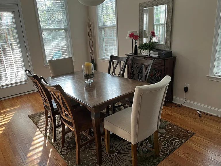 1106 Dean Hall Ln — Photo 3