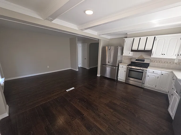 316 Hutchinson Ave — Photo 11