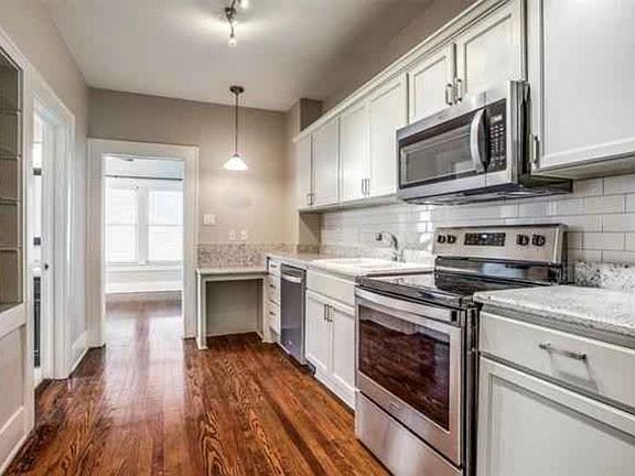 3rd image of 410 S Montclair Ave
