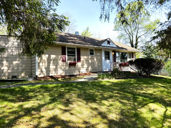 22 Archer Dr, Monroe, NY 10950