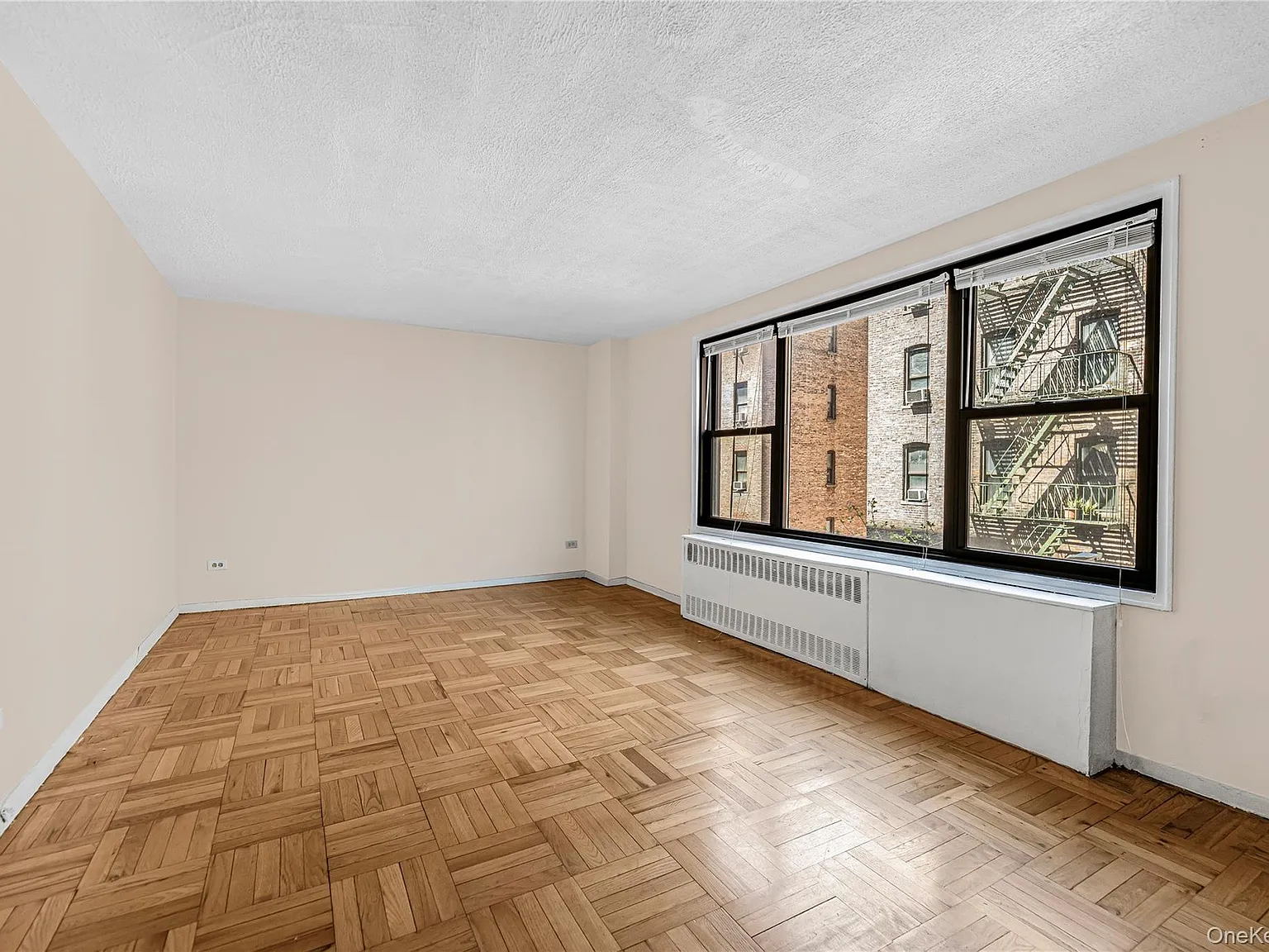 1 bed, 1.0 bath, 800 sqft, $1,800 — Photo 3