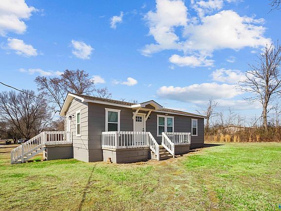 2nd image of 1211 Baltimore Hill Rd NE