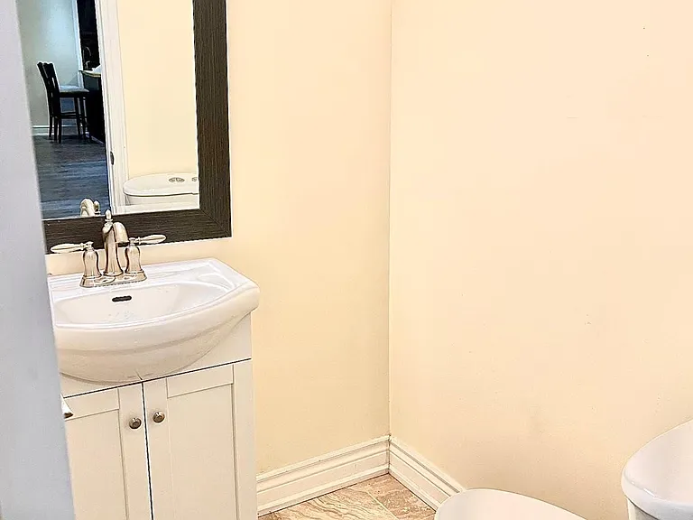 22 Waltham Cres #BASEMENT — Photo 11