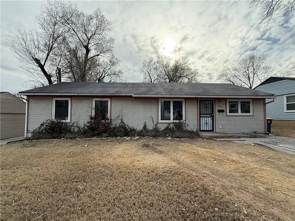 4655 E 43rd Ter, Kansas City, MO 64130