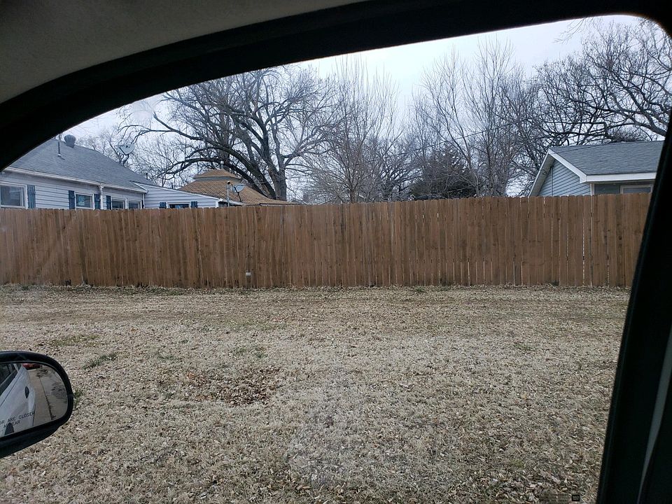 2nd image of 125 S Chicago St