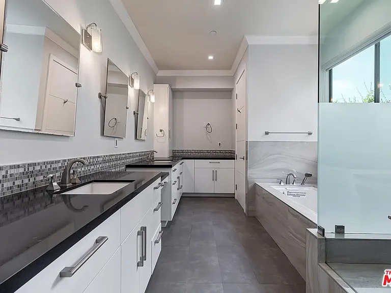12730 Montana Ave — Photo 11