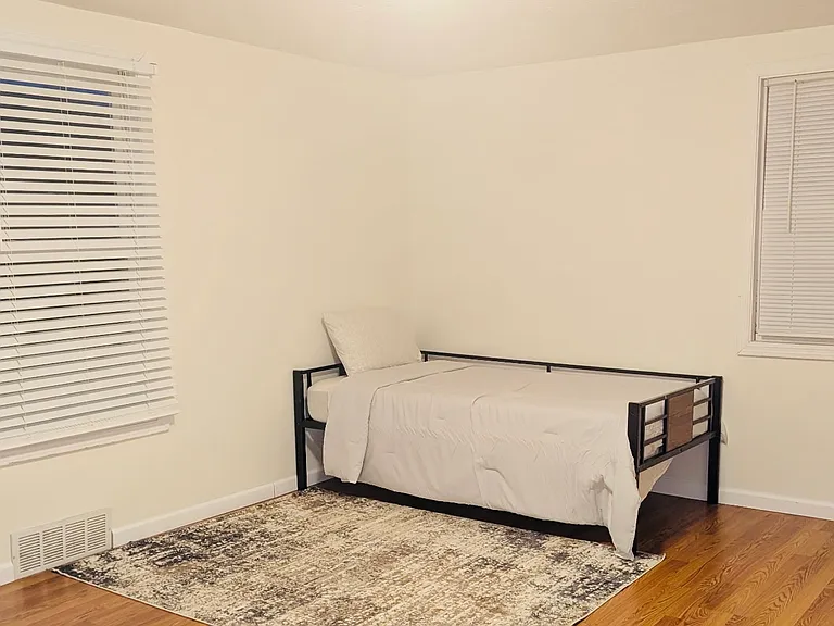 630 Troy St #630 — Photo 12
