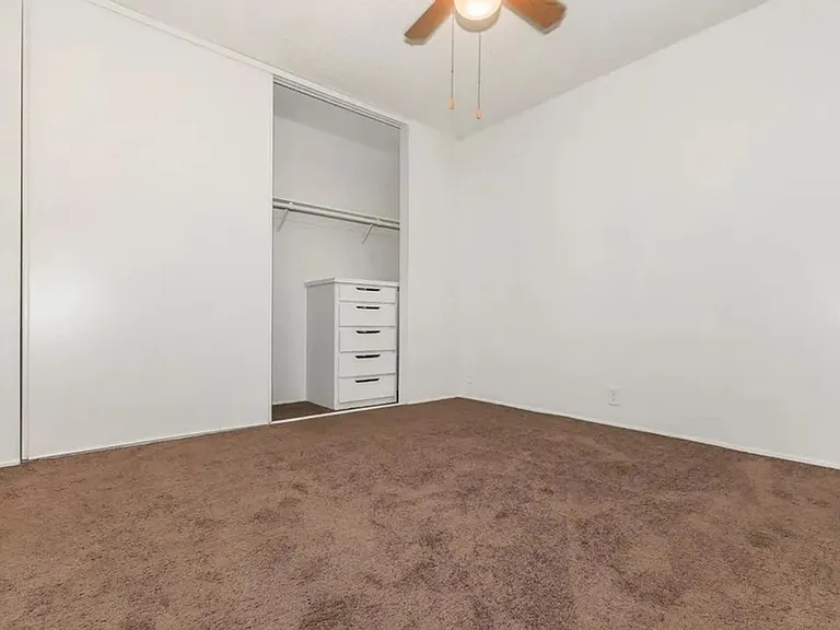 Pacific Terrace — Photo 19