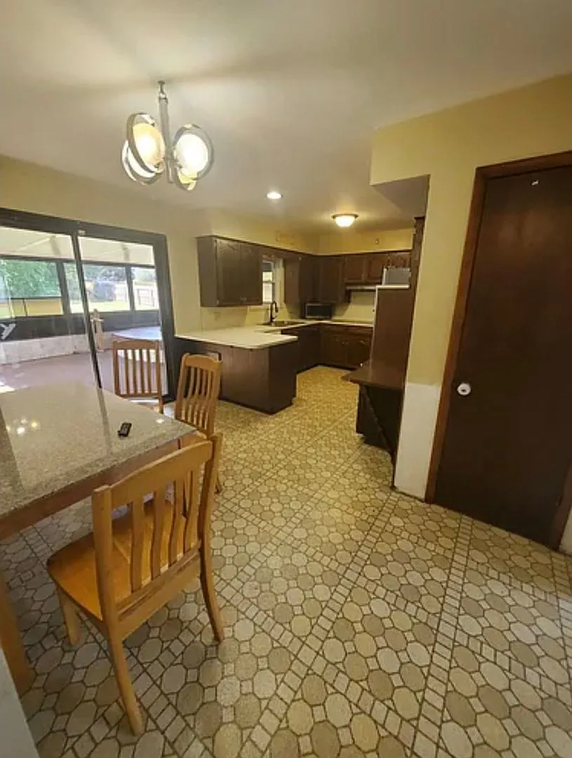 3 bedroom Kentwood Home for Rent — Photo 3
