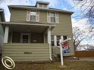 3rd image of 583 E Lewiston Ave
