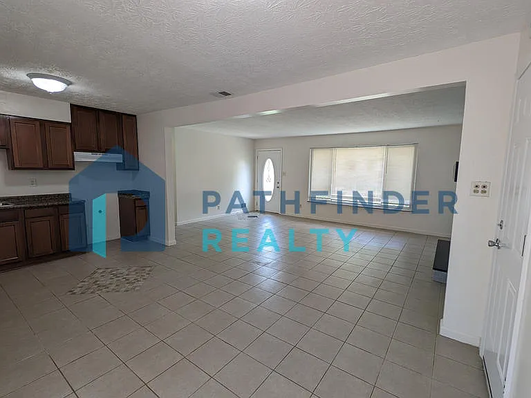 404 W Sherry Dr — Photo 4