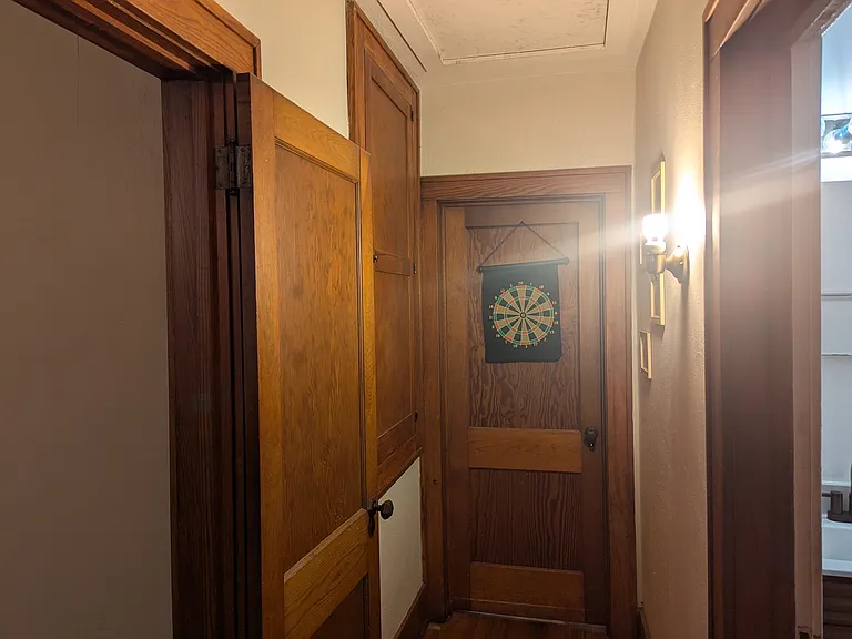1141 Campeau St — Photo 9