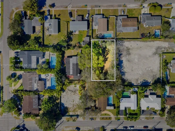 937 NE 171st St #B, Miami, FL 33162