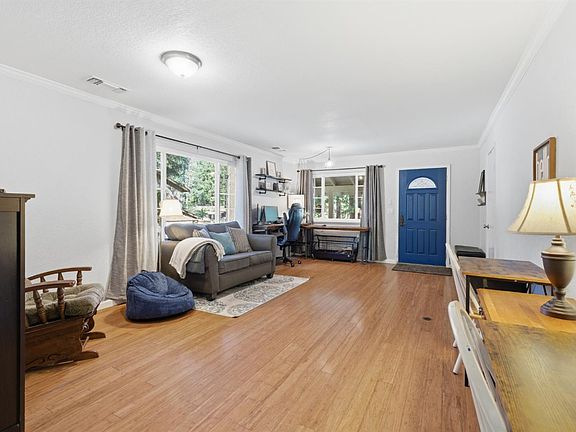 5th image of 24770 Harrison St