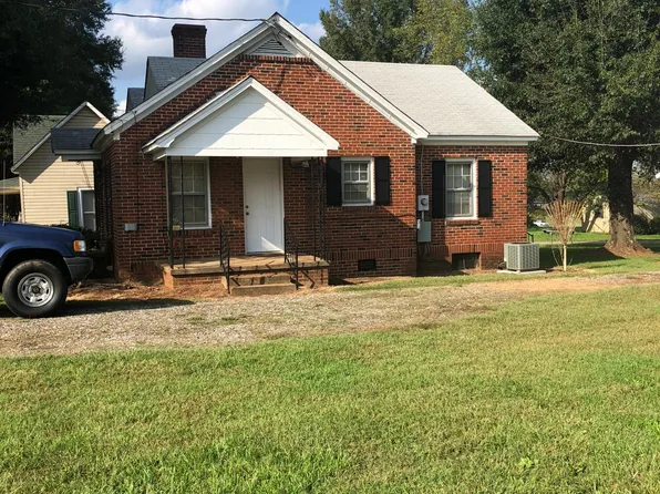 2938 N Lookout St, Claremont, NC 28610