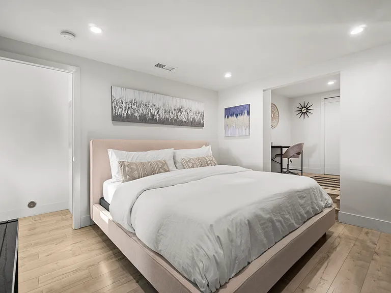2125 W California St — Photo 14