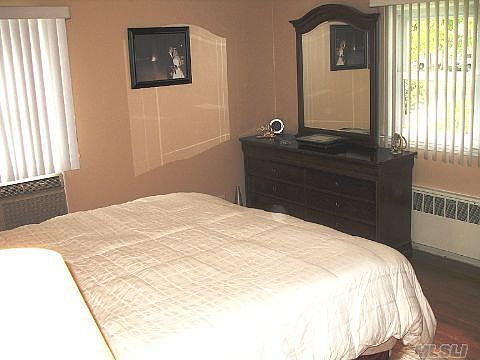 5th image of 216 Tyrconnell Ave