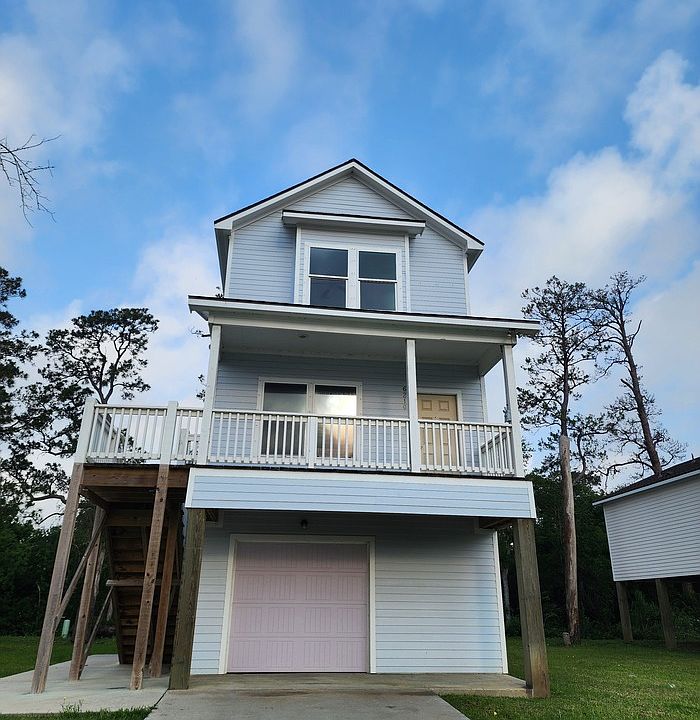 1st image of 6210 Red Oak Dr