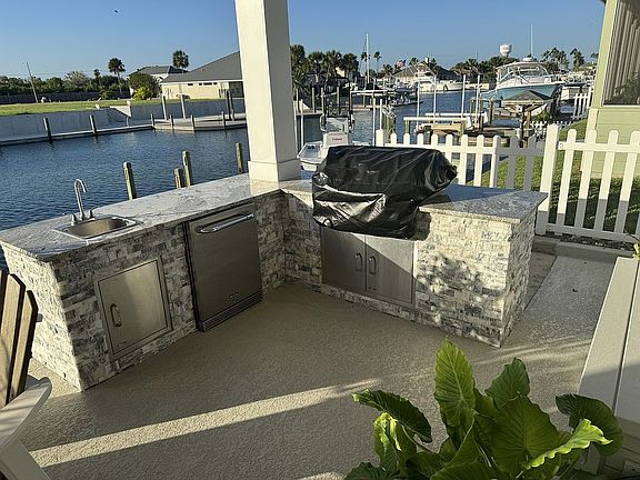 Outdoor Kitchen/New