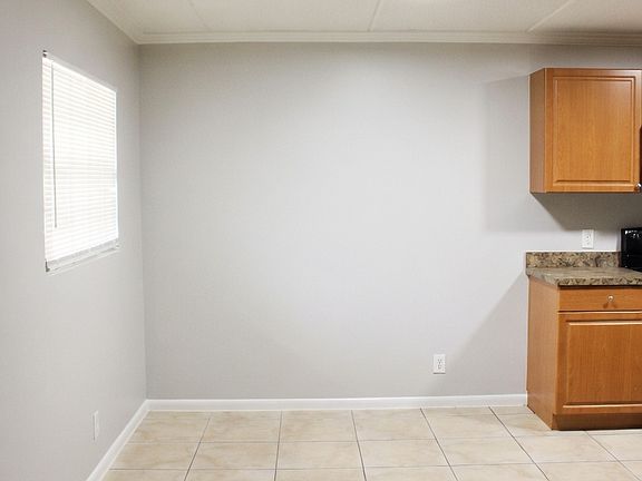3rd image of 318 Southwind Dr APT 23