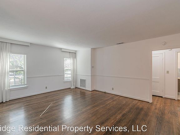 4th image of 5031 Birchman Ave
