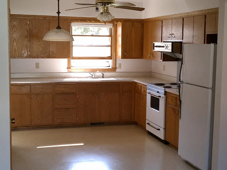 177 W Linden St — Photo 2