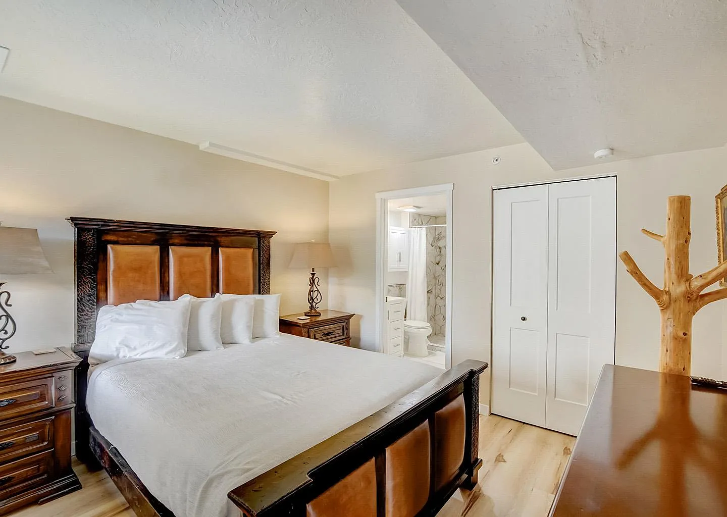 2 bed, 735 sqft, $3,200 — Photo 4