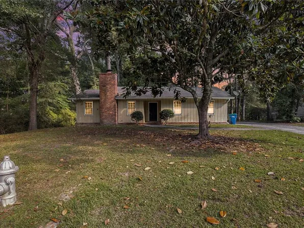 3295 Redona Dr, Atlanta, GA 30349