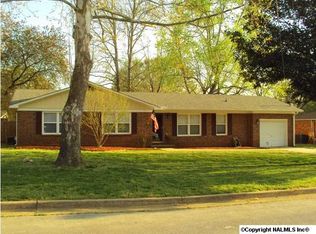 2205 Cougar Ln SE, Decatur, AL 35601